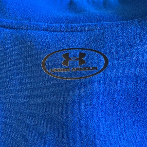Excellent preowned condition. Made by Under Armor, in a size youth extra-large. - Picture 8 of 8